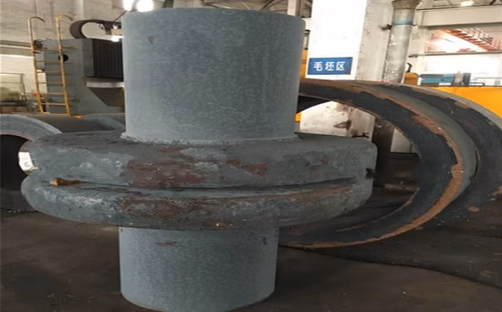 Горячая ковка 42CrMo4 4140 1,7225 Scm440 Кованый вал Шаг полого вала Шестерня Блнакс